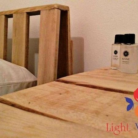 Light Wings Family Guesthouse 예레반 외부 사진