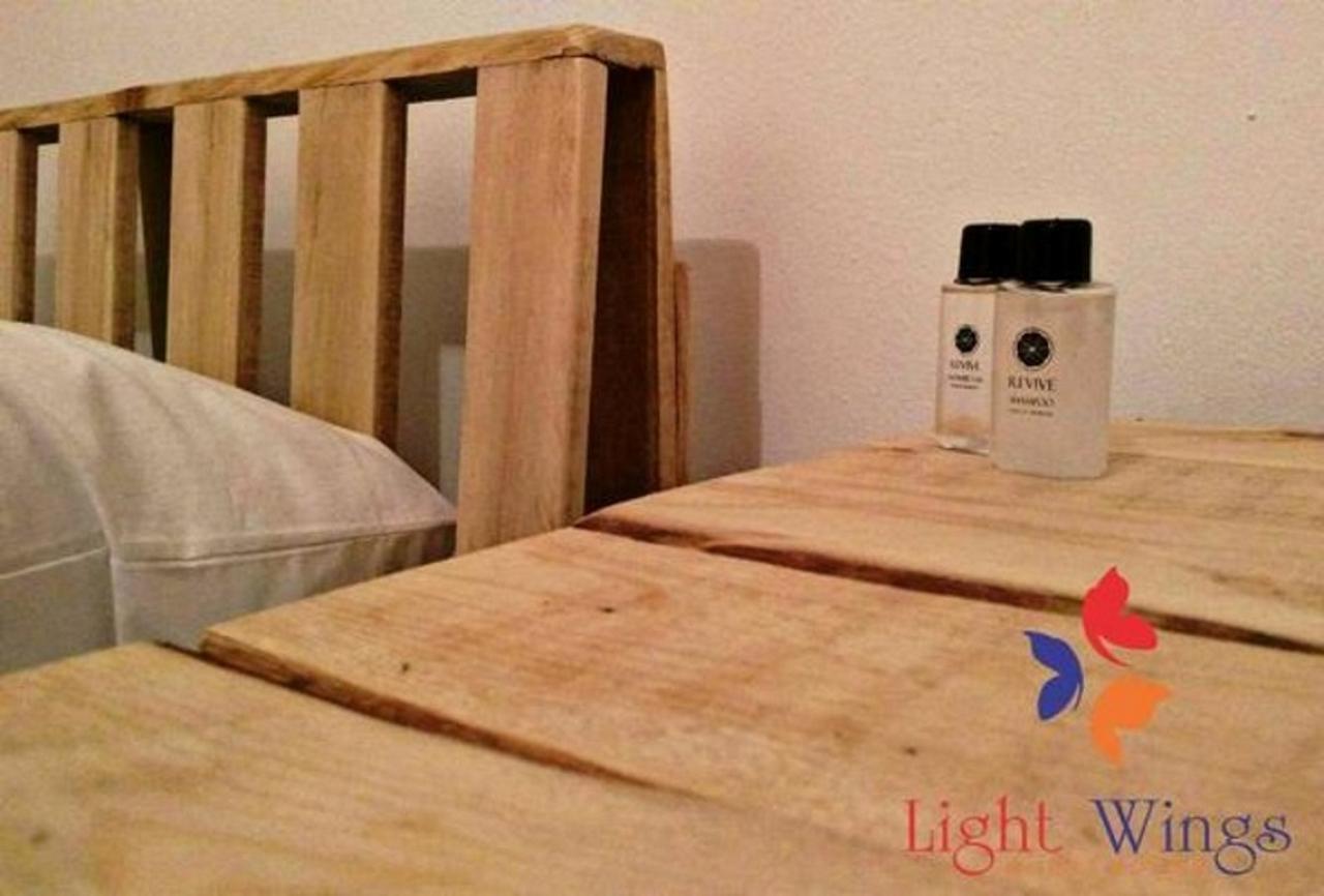 Light Wings Family Guesthouse 예레반 외부 사진