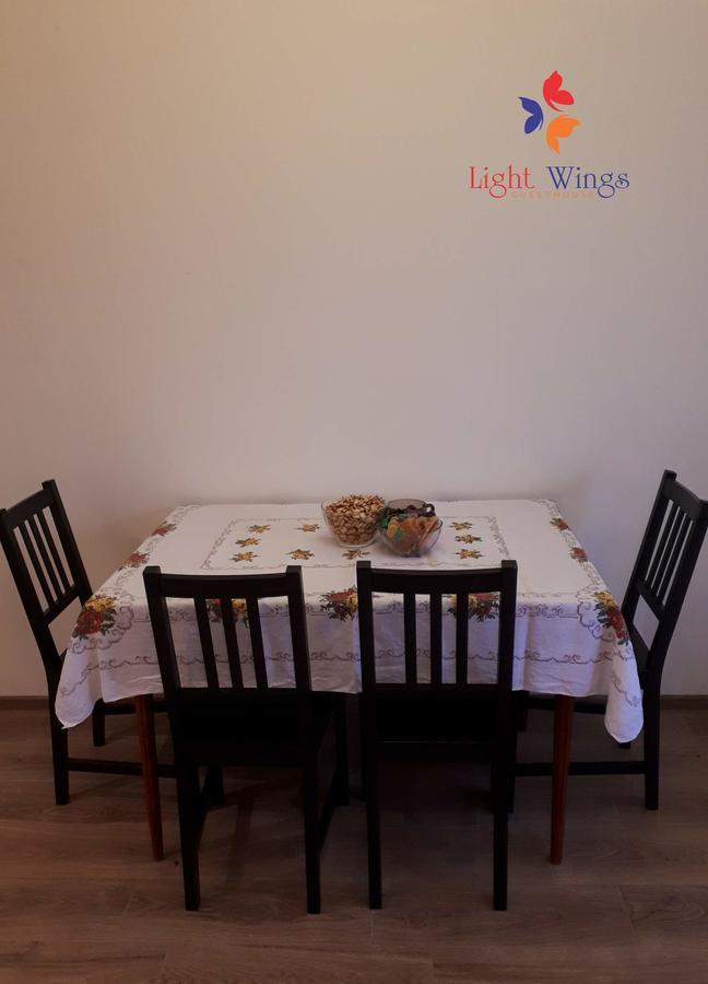 Light Wings Family Guesthouse 예레반 외부 사진