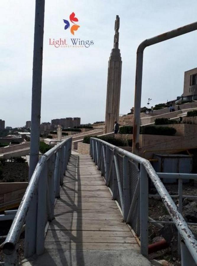 Light Wings Family Guesthouse 예레반 외부 사진