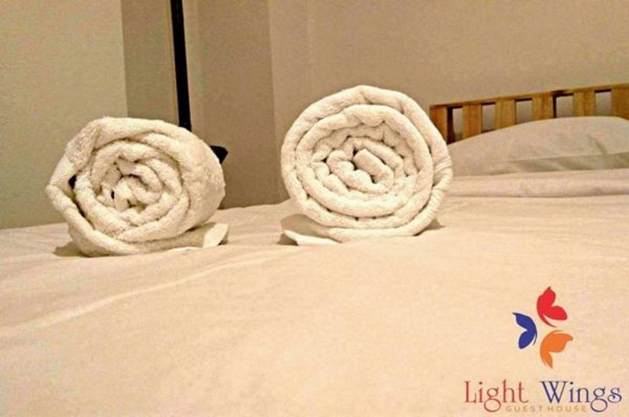 Light Wings Family Guesthouse 예레반 외부 사진