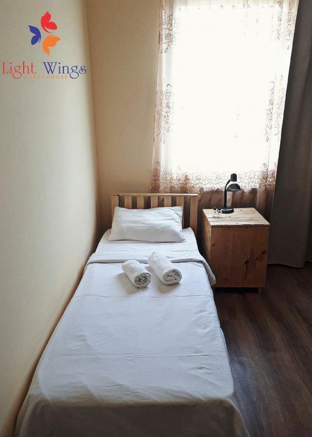Light Wings Family Guesthouse 예레반 외부 사진