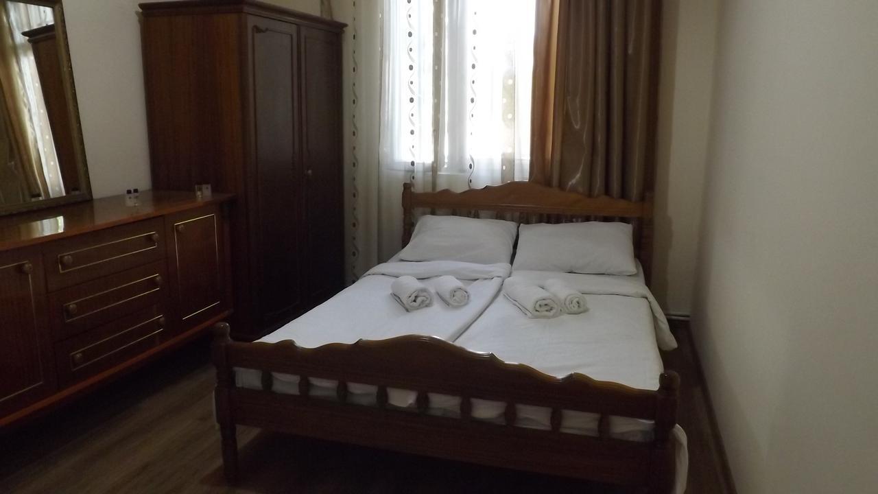 Light Wings Family Guesthouse 예레반 외부 사진