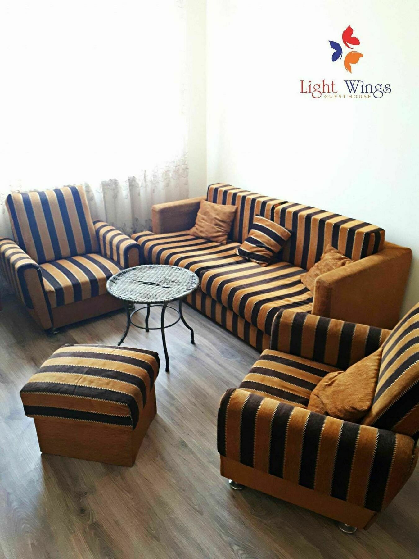 Light Wings Family Guesthouse 예레반 외부 사진