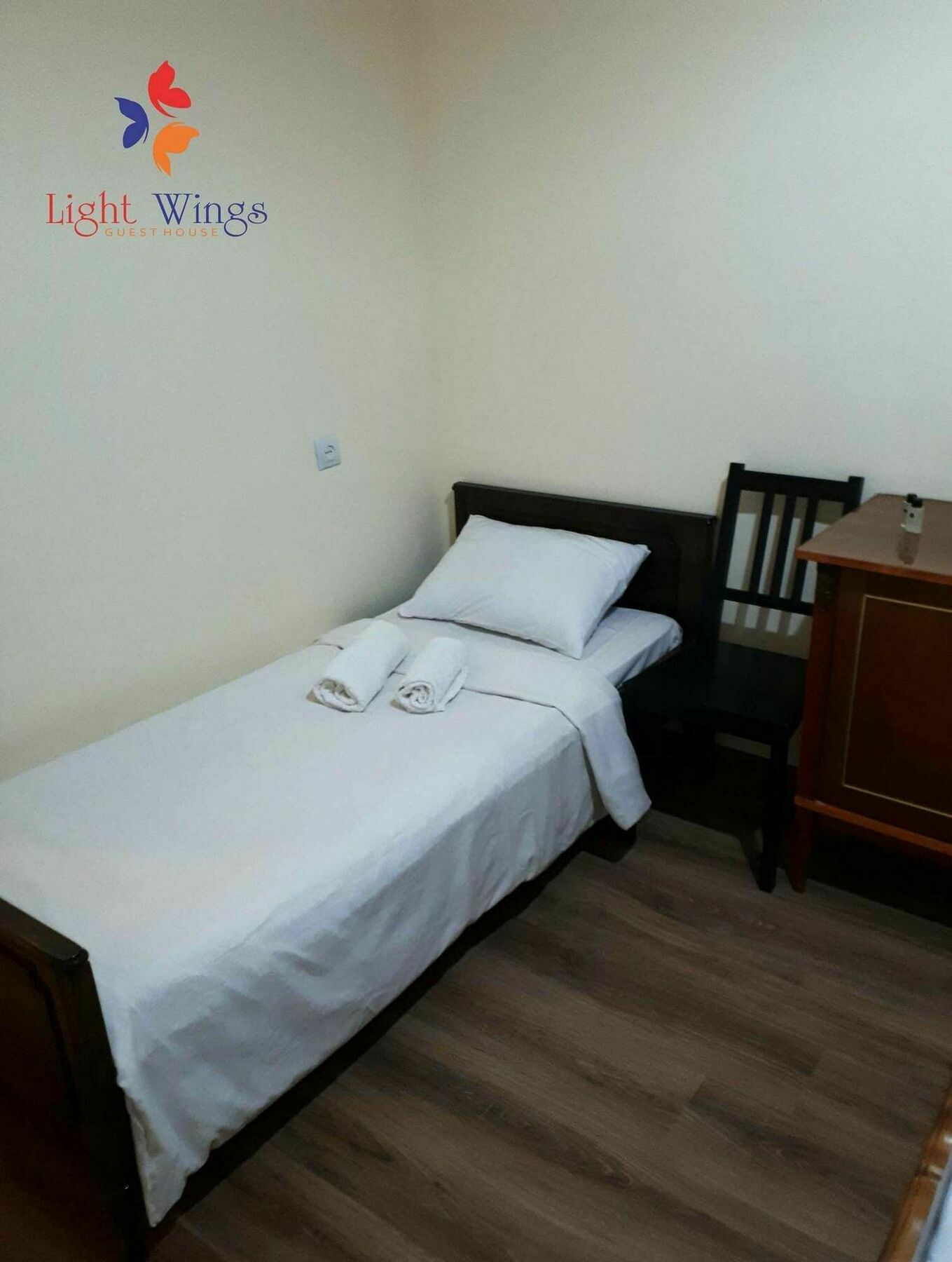 Light Wings Family Guesthouse 예레반 외부 사진