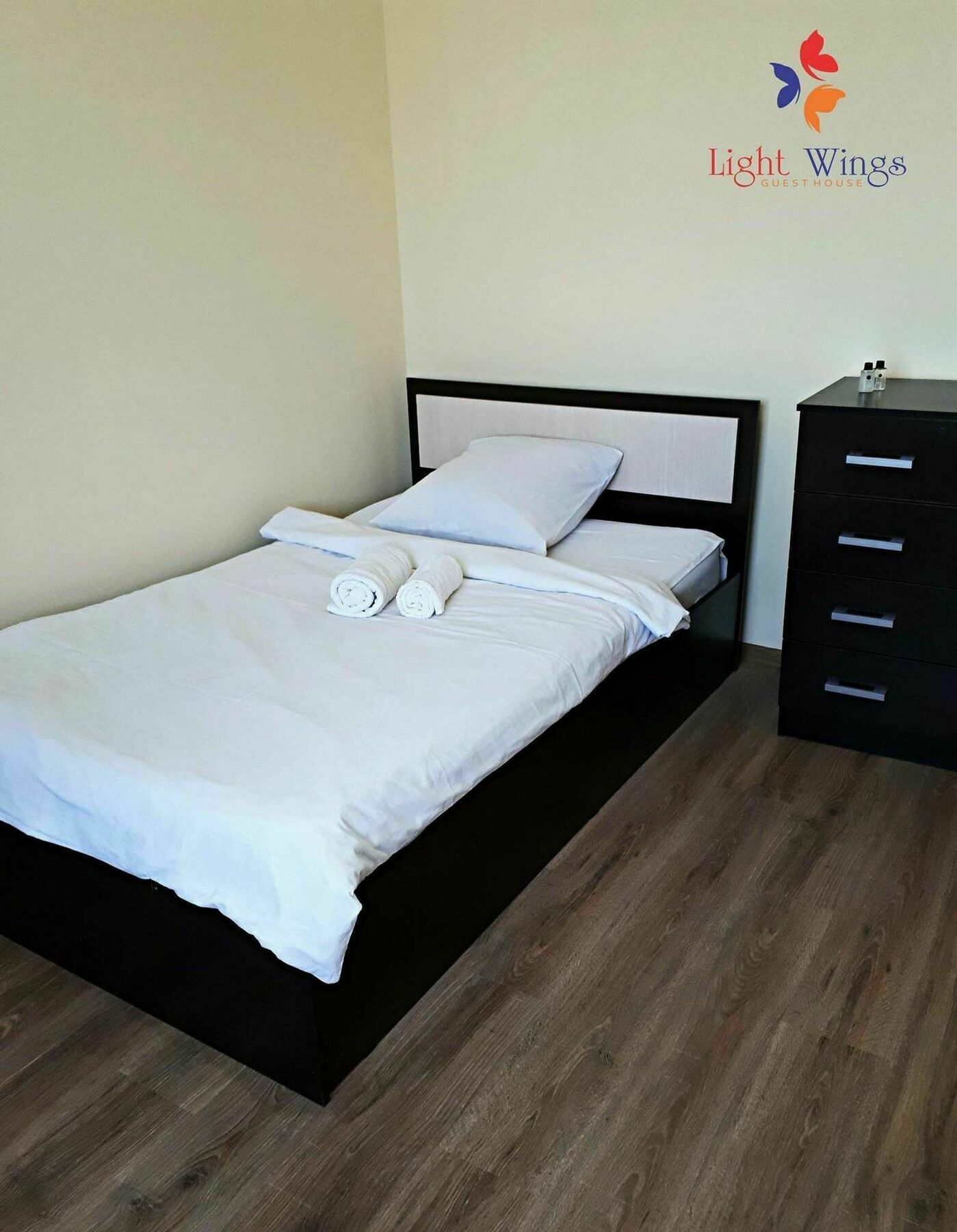Light Wings Family Guesthouse 예레반 외부 사진